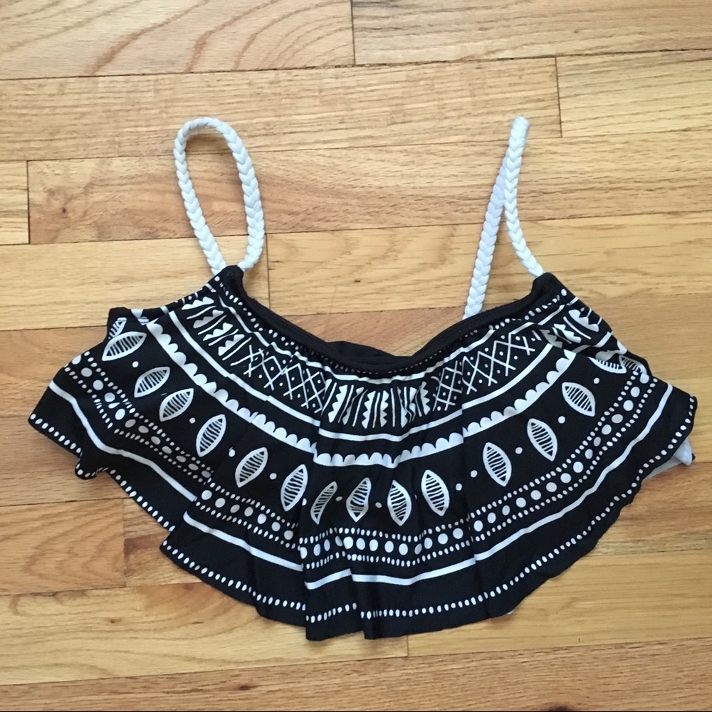 ❗️Last Chance❗️ EUC Apt. 9 Flounce Bathing Suit Top